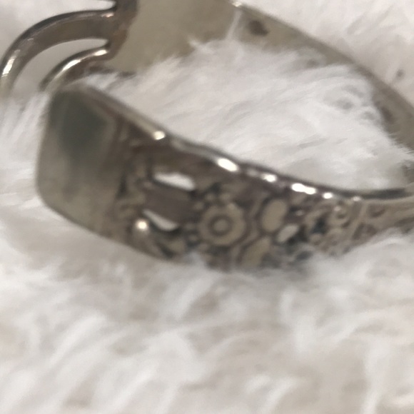 Vintage bracelet cuff Handcrafted fork sliver tone bracelet cuff - Picture 4 of 4